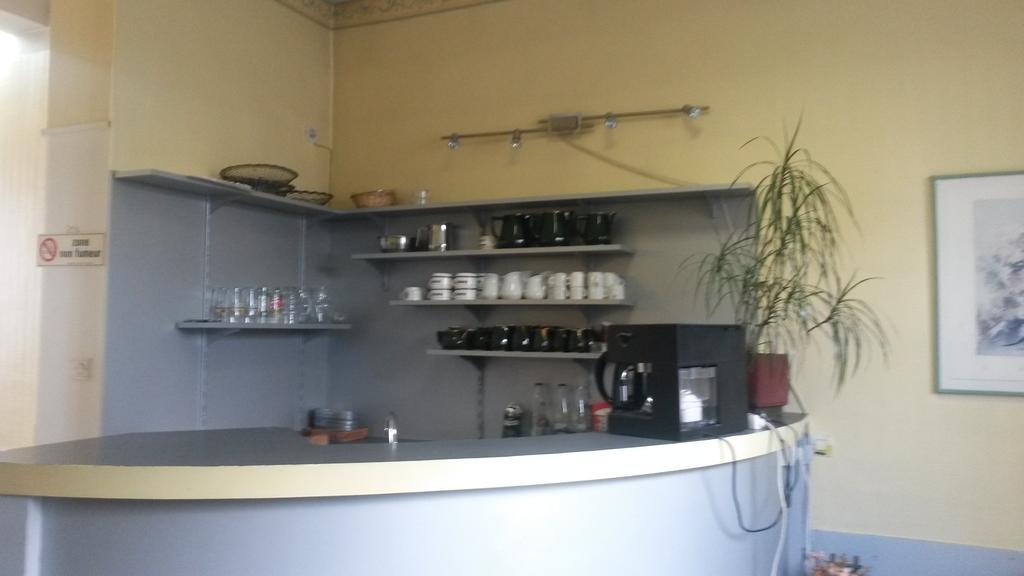 Central Hotel Сен-Приест Экстерьер фото