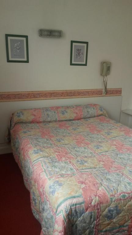 Central Hotel Сен-Приест Номер фото