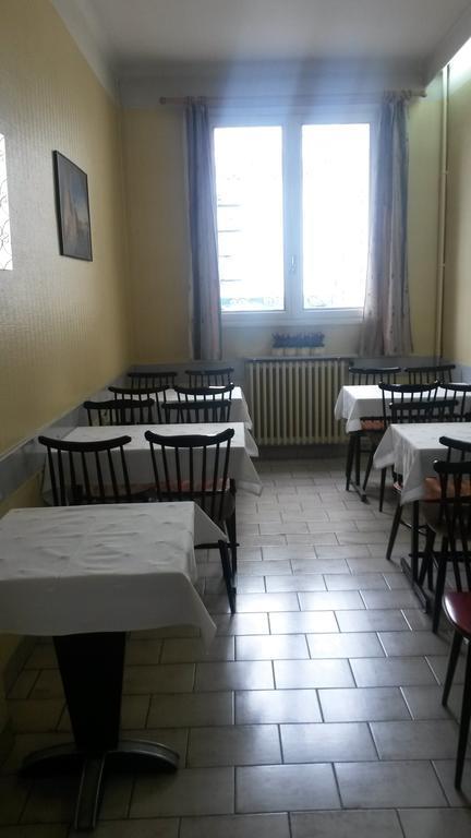 Central Hotel Сен-Приест Экстерьер фото