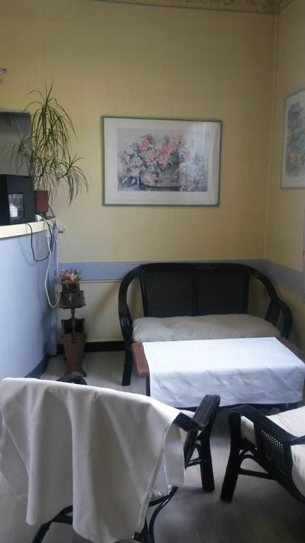 Central Hotel Сен-Приест Экстерьер фото